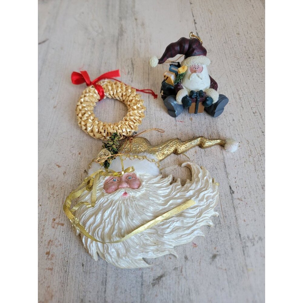 Rustic golden Santa wreath gift ornament Xmas variety set